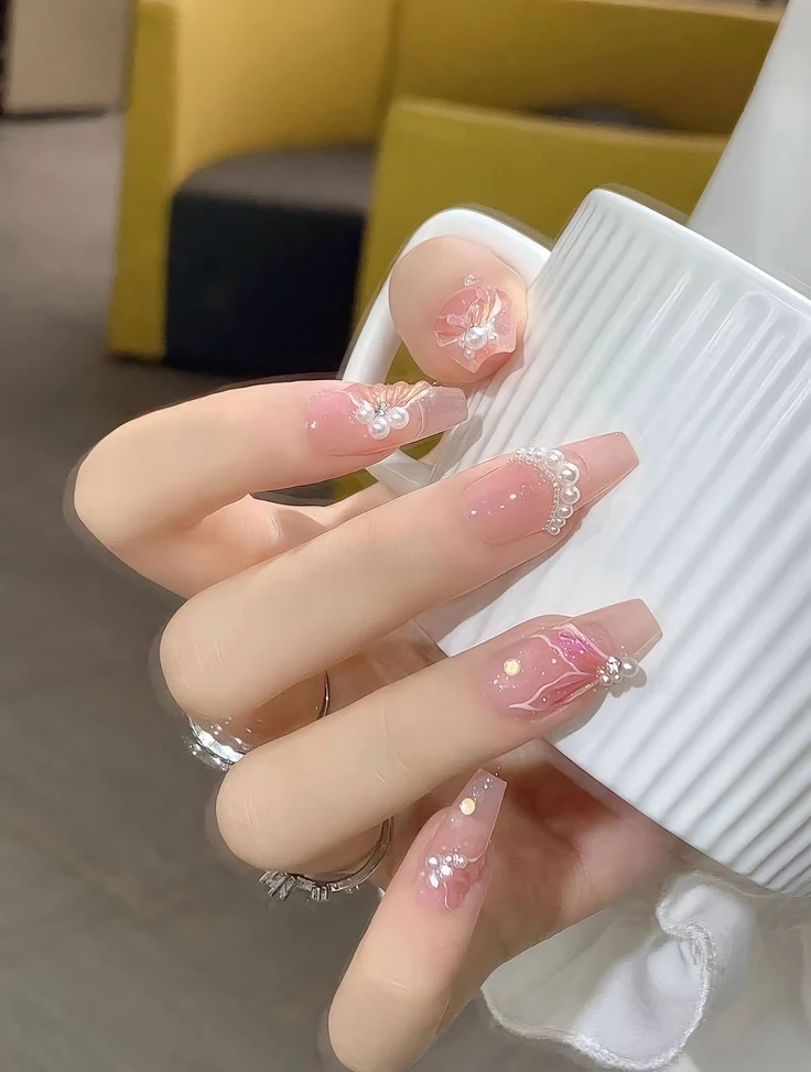 ảnh mẫu nail tay xinh tone hồng