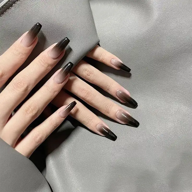 mẫu nail trơn đẹp màu đen