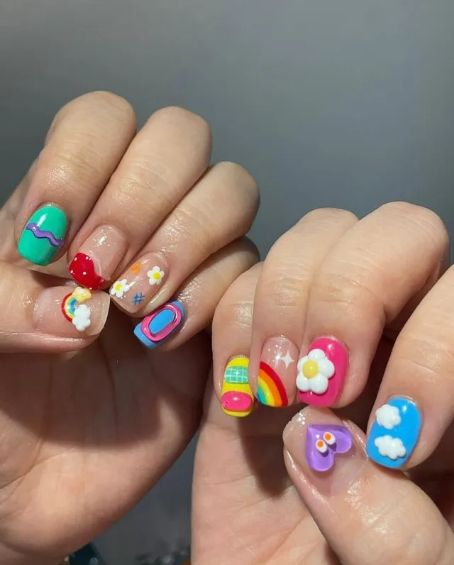 mẫu nail cầu vồng xinh