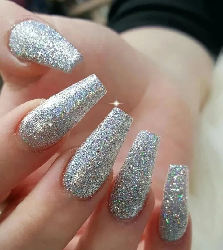 Nail nhũ bạc đẹp