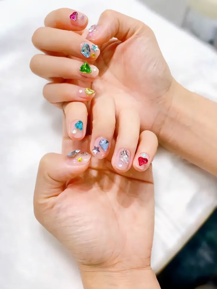 Kiểu nail xinh cho đôi tay thon gọn