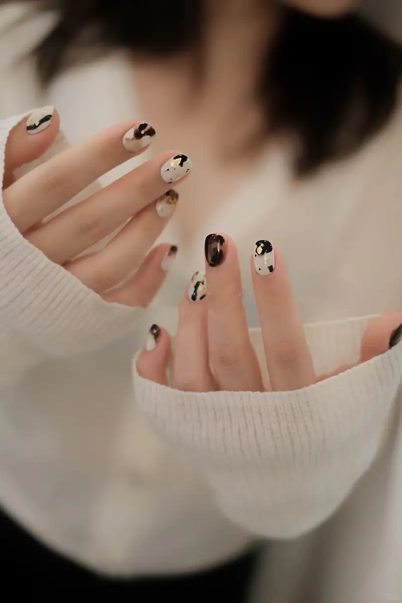 nail trứng cút màu tối