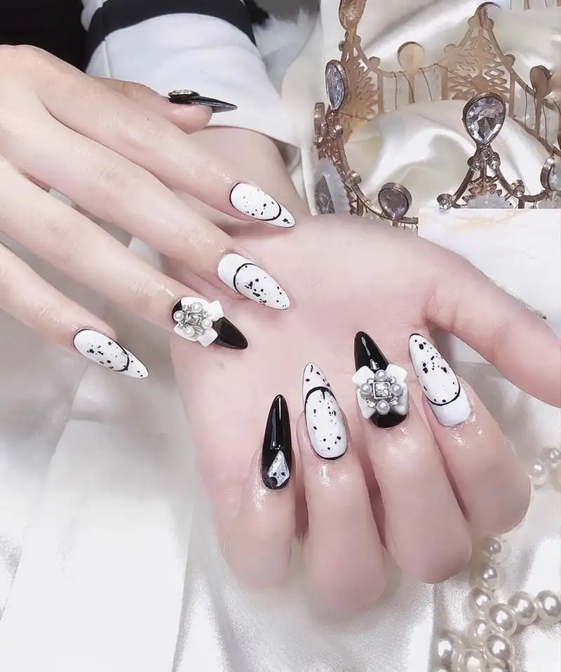 mẫu nail trứng cút cách điệu