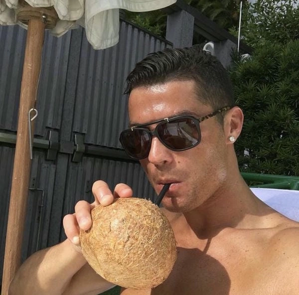 ảnh ronaldo meme ngầu