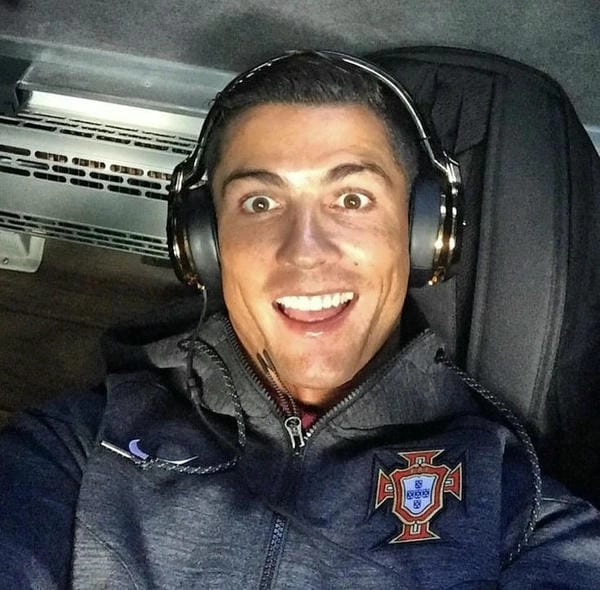 ảnh Ronaldo meme viral nhất