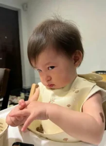 180+ ảnh meme liếc mắt liệu hồn hài hước, vui nhộn nhất
