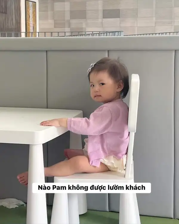 ảnh meme liếc