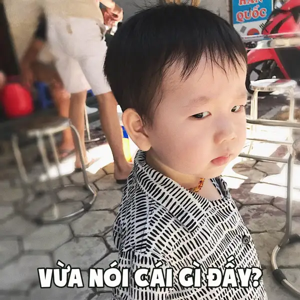 meme liếc dọa