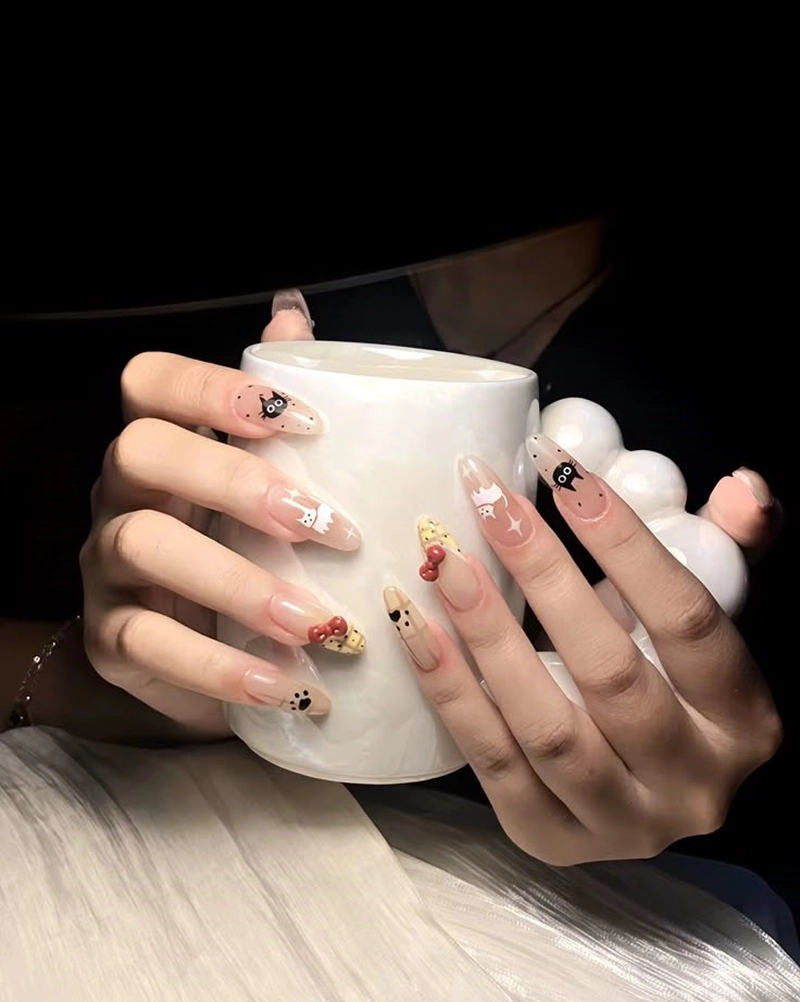 mẫu nail đẹp chụp kỷ yếu thu hút