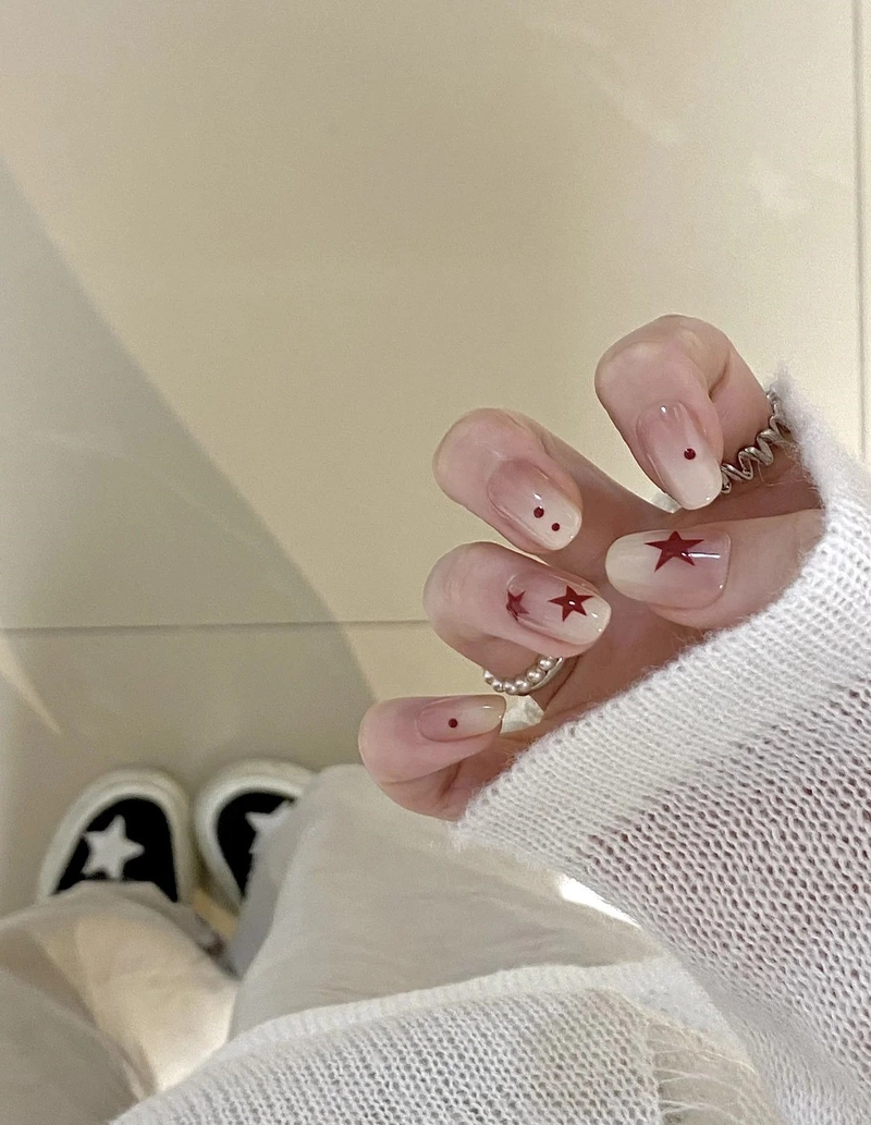 mẫu nail kỷ yếu tinh tế