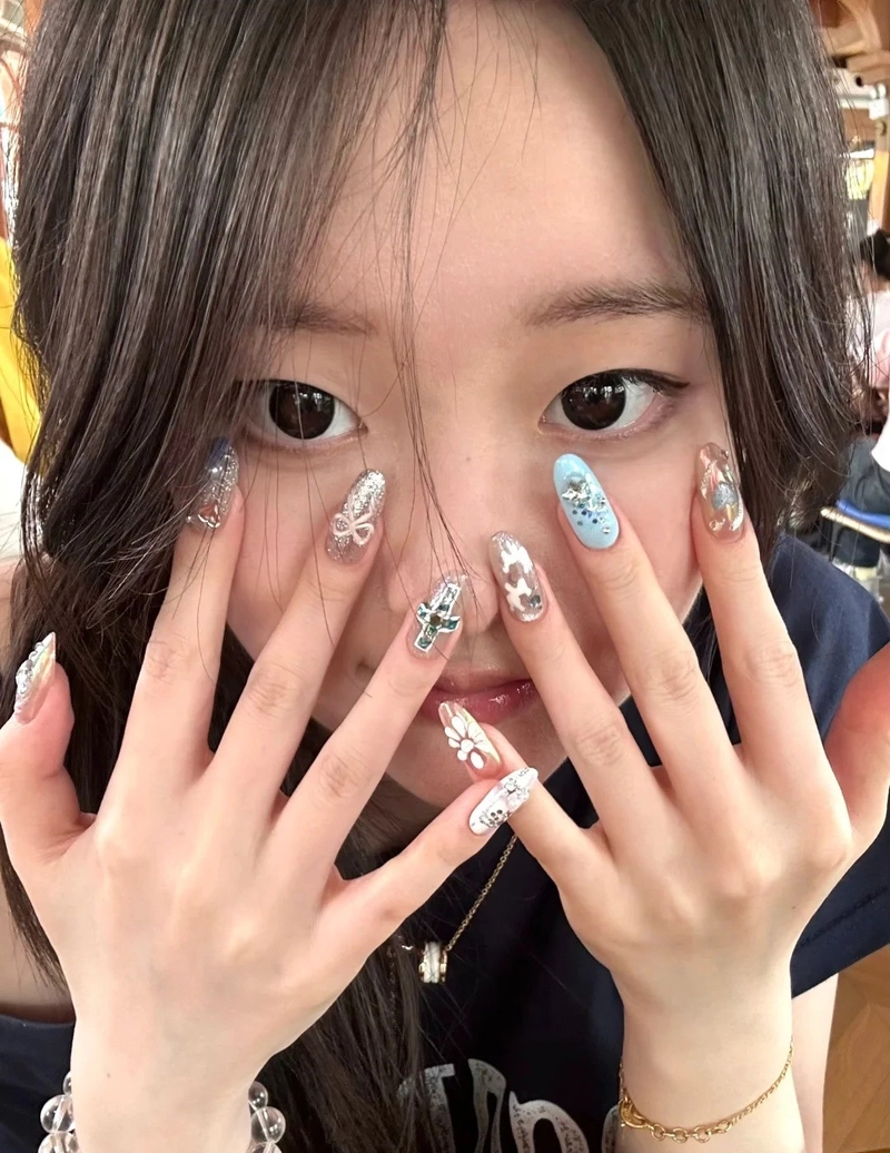 mẫu nail chụp kỷ yếu đẹp dễ kết hợp