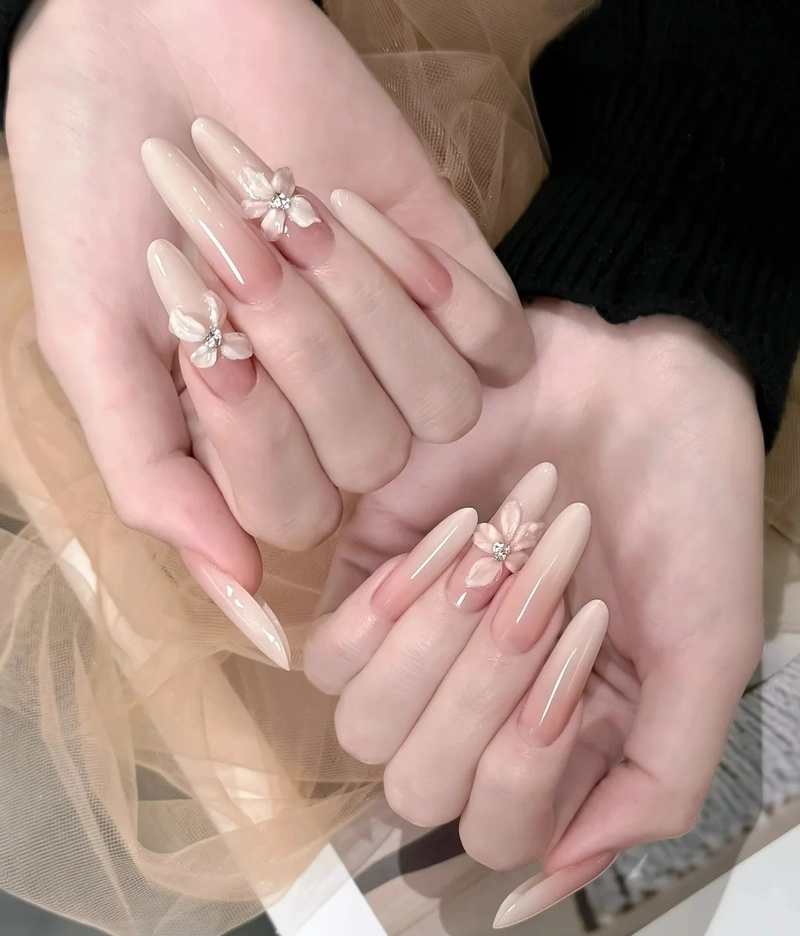 nail chụp kỷ yếu tinh tế và sang trọng