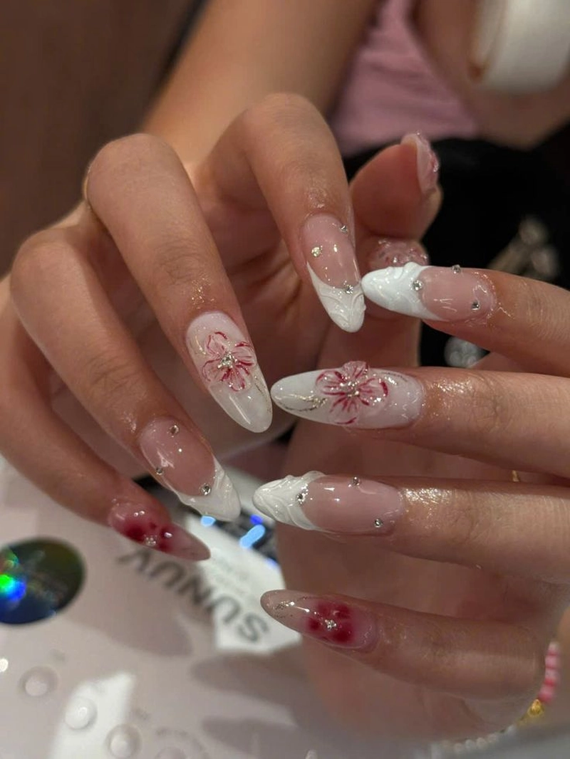 mẫu nail đẹp chụp kỷ yếu nổi bật