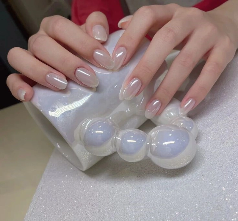 nail tráng gương ngọc trai quyến rũ