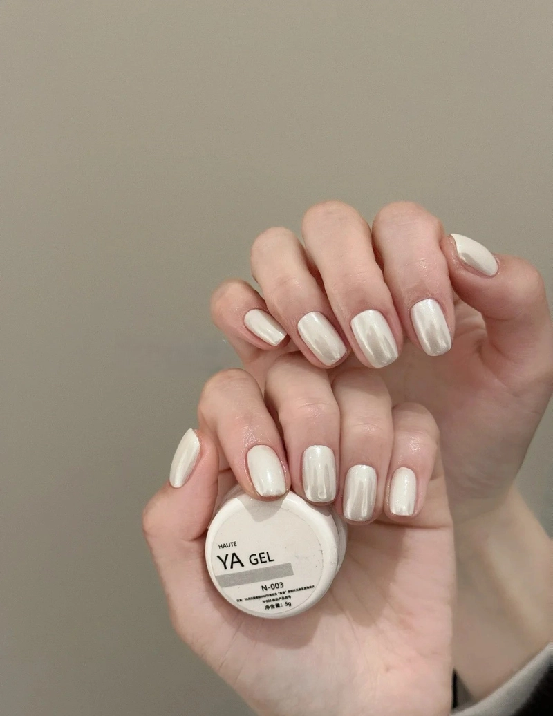 thiết kế mẫu nail tráng gương ngọc trai thu hút