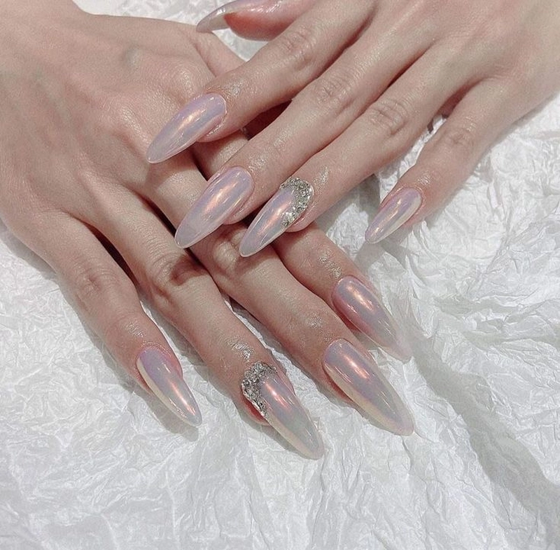 nail tráng gương ngọc trai thời thượng