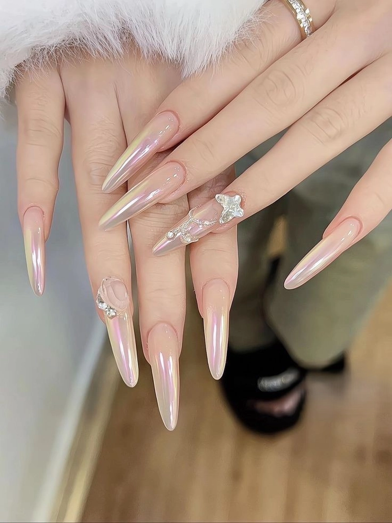 mẫu nail tráng gương ngọc trai mới