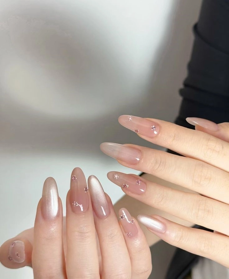 nail tráng gương ngọc trai đính đá đẹp