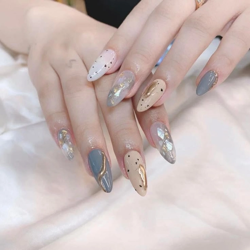 mẫu nail xanh dương hiện đại