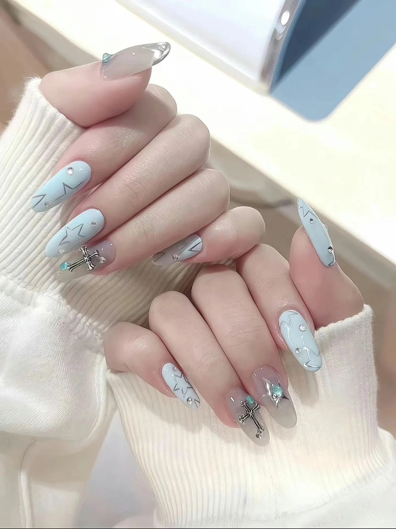 nail màu xanh dương pastel mềm mại