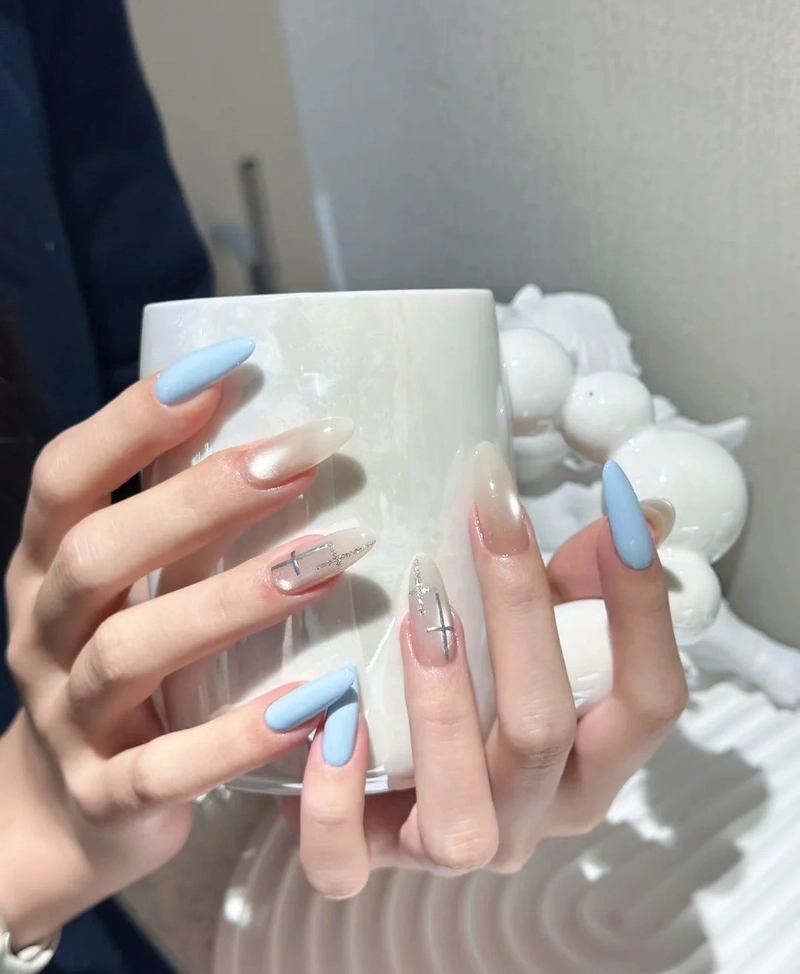 nail màu xanh dương đậm