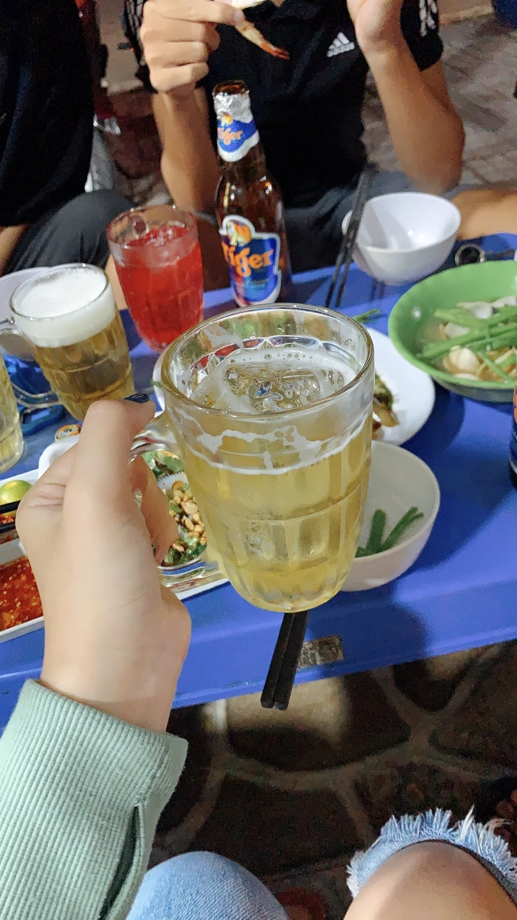 ảnh nhậu tại nhà ngày mưa 