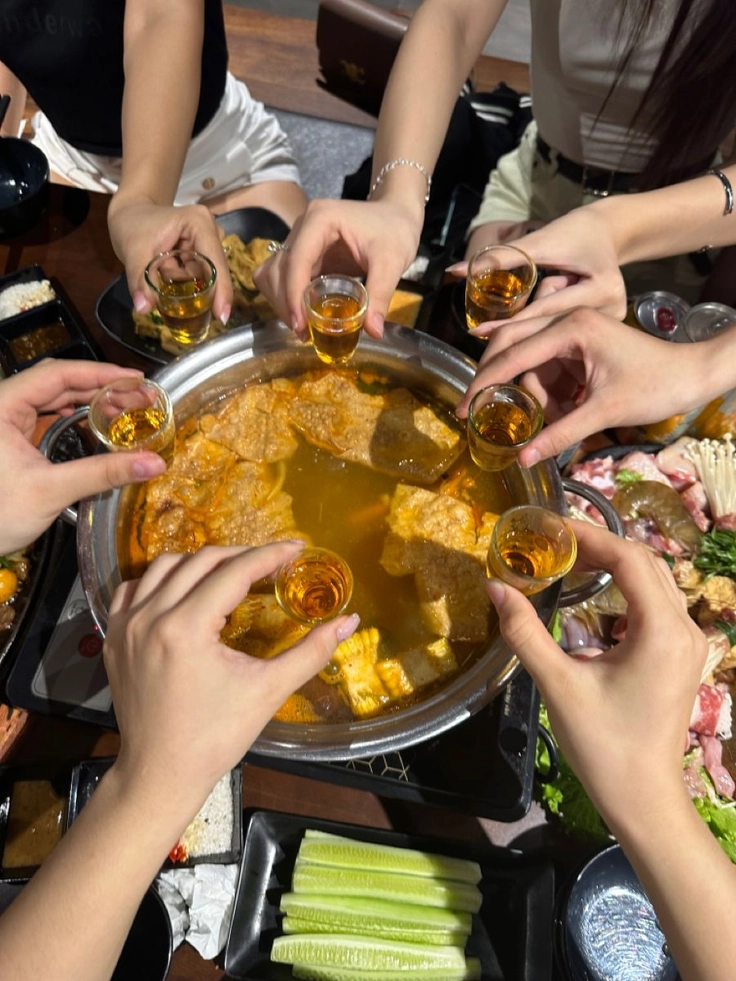 hình ảnh đi nhậu cuối ngày 