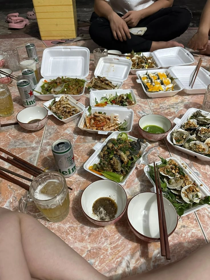 ảnh ngồi nhậu cười nói 