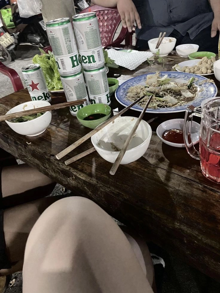 ảnh đi nhậu với bạn sau giờ làm 