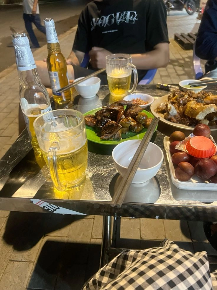ảnh ăn nhậu tại nhà đơn giản 