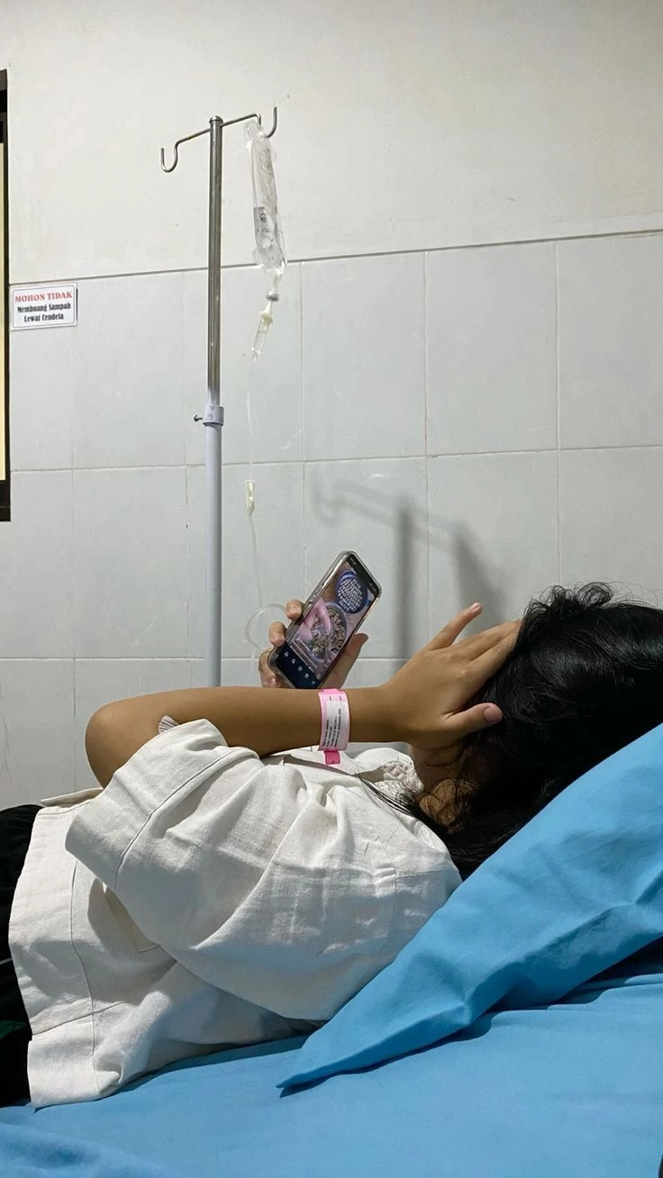 ảnh truyền nước tự chụp cô đơn 