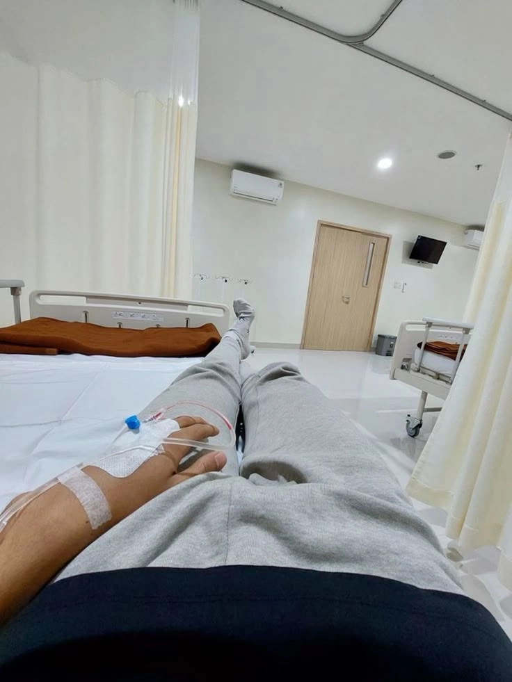 ảnh truyền nước tự chụp lúc truyền dịch 