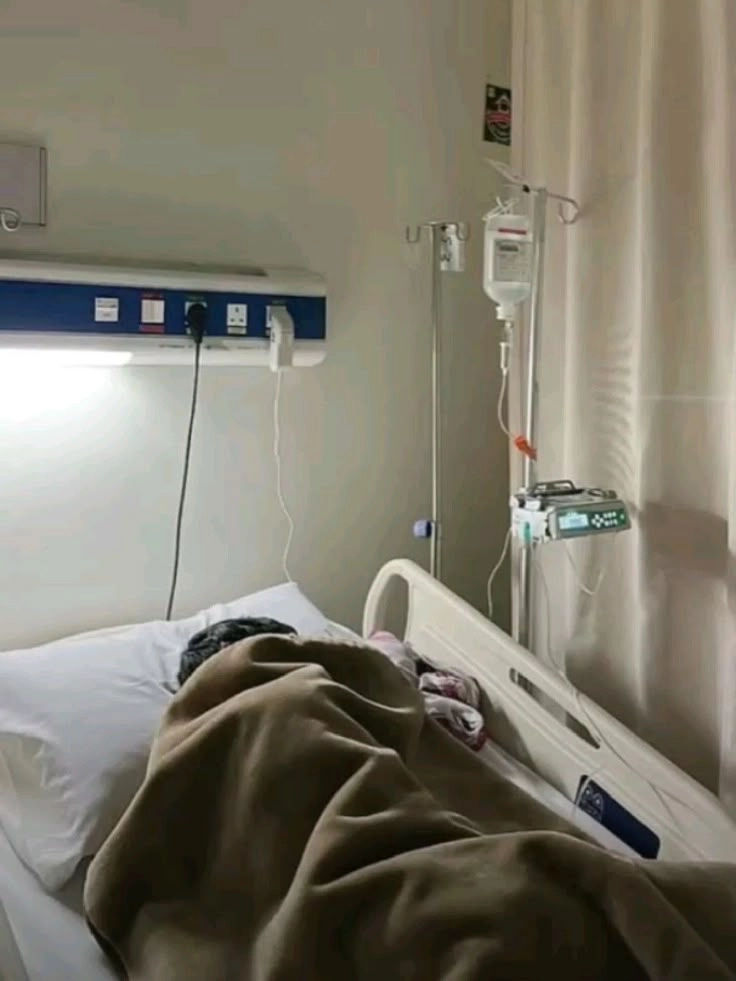 ảnh truyền nước tự chụp với nền trắng 