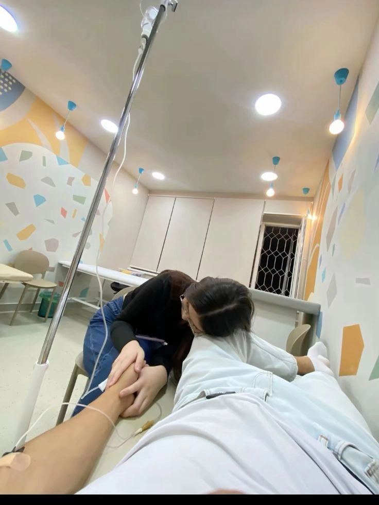 ảnh truyền nước tự chụp góc nghiêng 