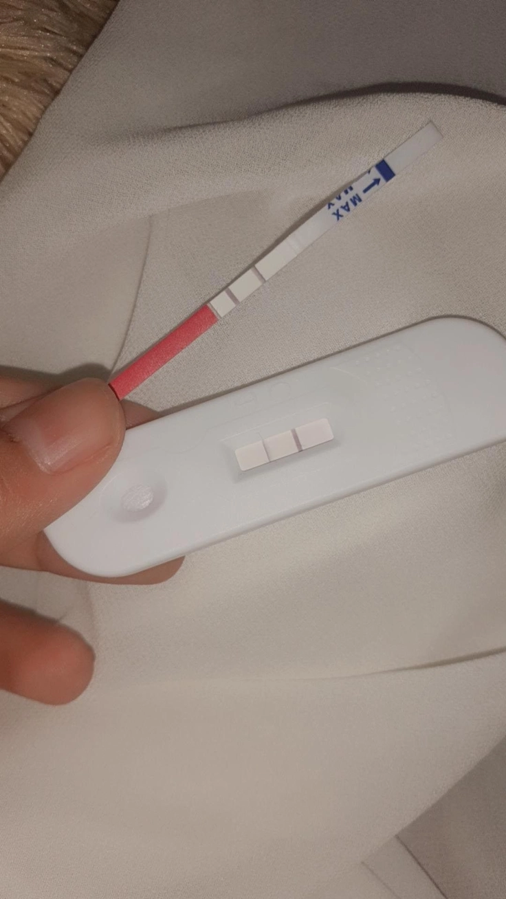ảnh test thai 2 vạch gây lú 