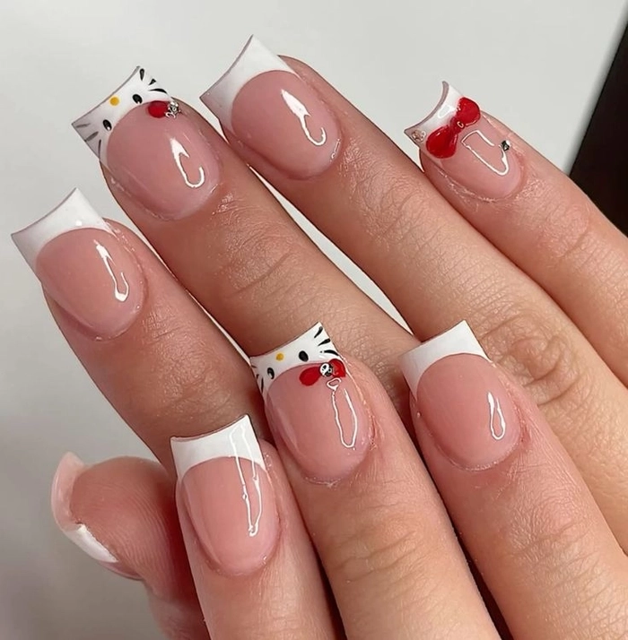 mẫu nail cho học sinh cấp 3 có họa tiết 