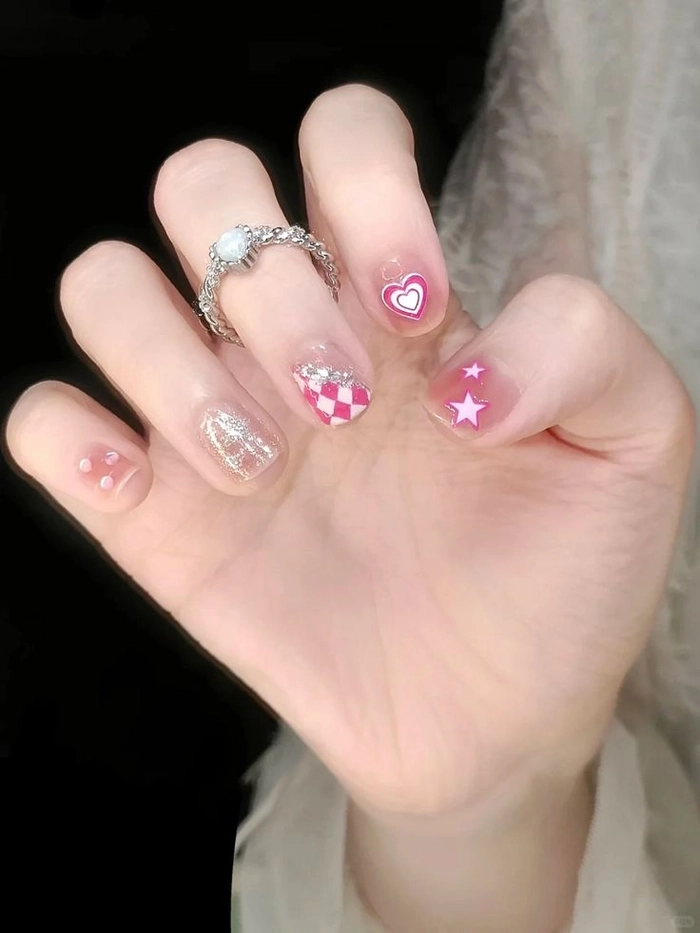 mẫu nail cho học sinh cấp 3 đơn sắc 
