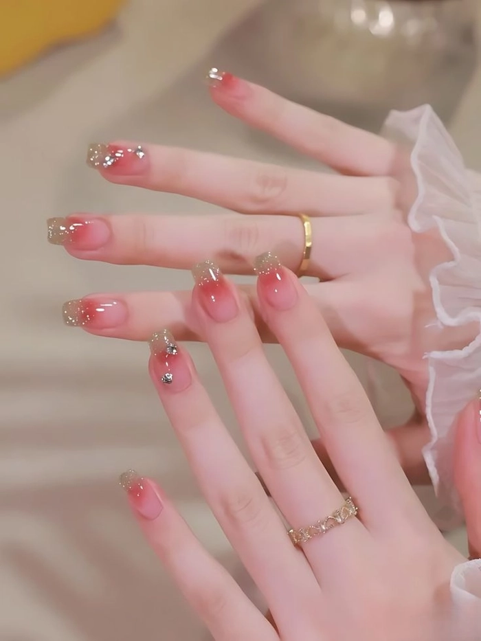 mẫu nail cho học sinh cấp 3 hoa nhí 