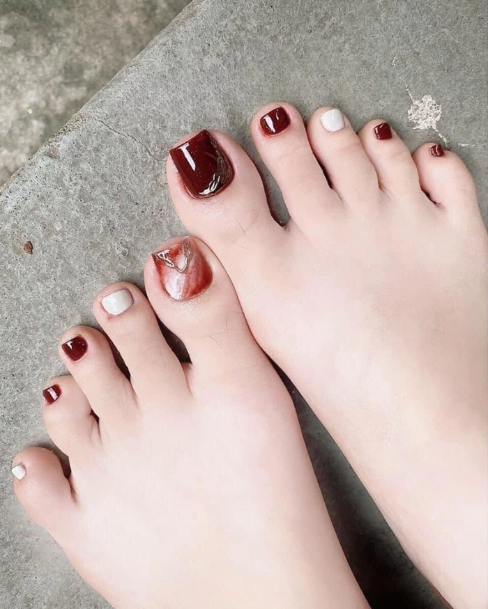 nail chân màu hồng đất móng nhọn 