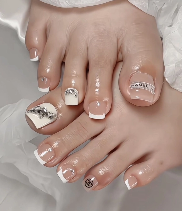 nail chân màu hồng đất dễ thương 