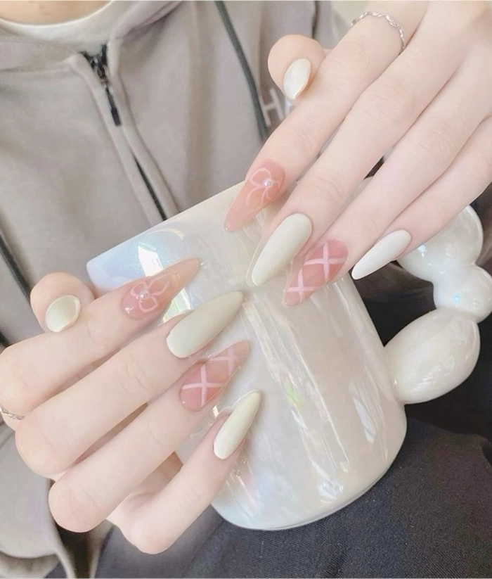 nail nhọn trắng đẹp nhẹ nhàng 
