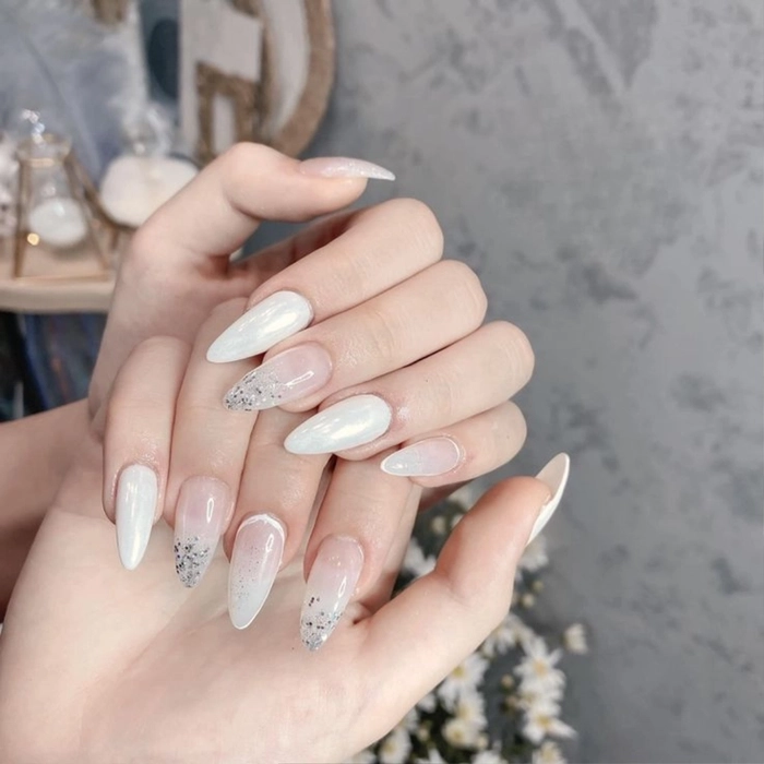 nail nhọn trắng cho da ngăm 
