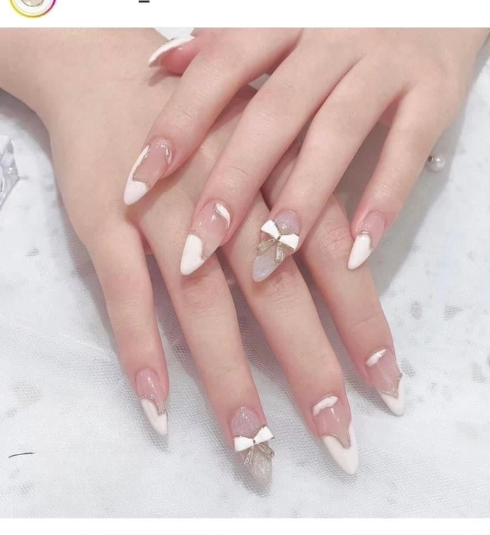 nail trắng nhọn sang chảnh 