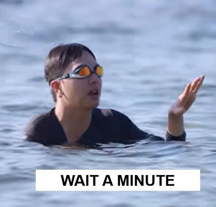 wait a minute meme gia đình haha