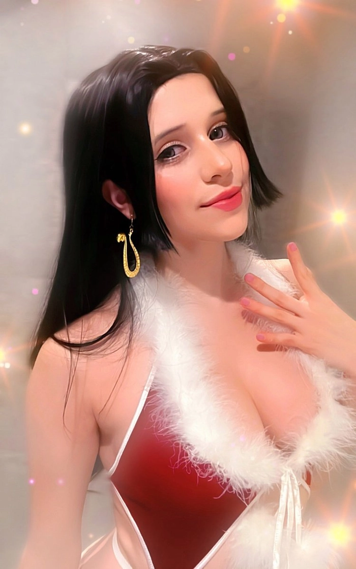 ảnh boa hancock cosplay quyến rũ