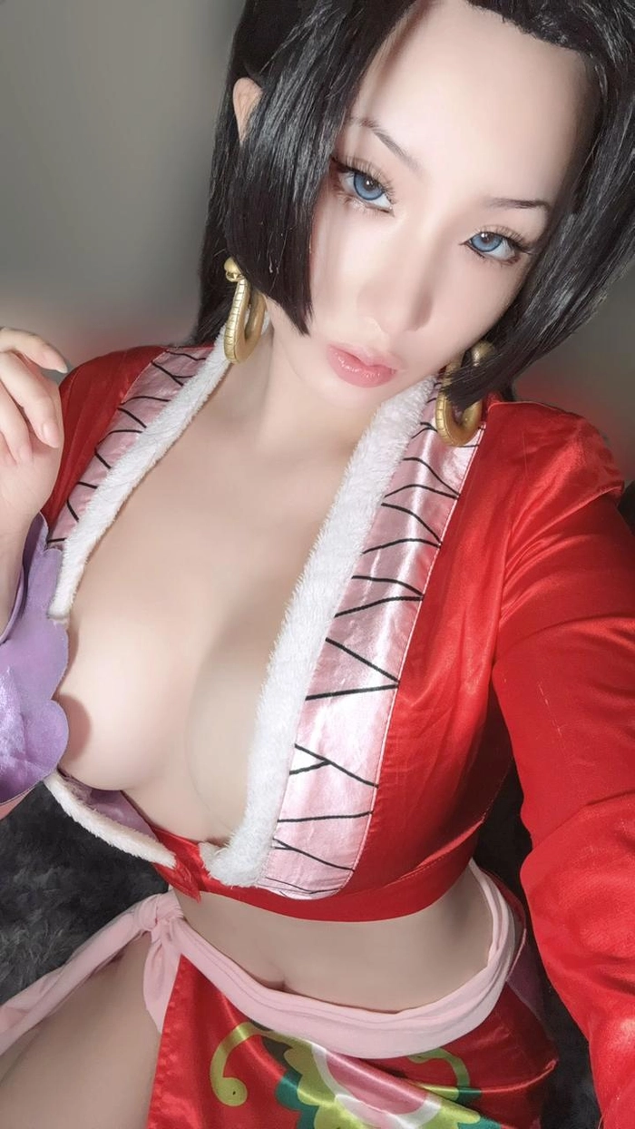 ảnh cosplay boa hancock sex