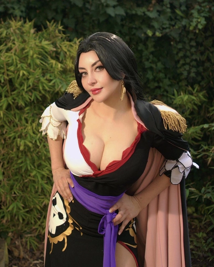boa hancock cosplay giống thật