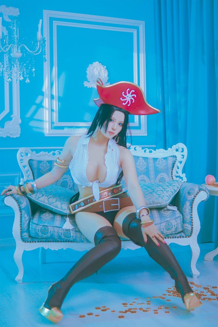 hình boa hancock cosplay one piece