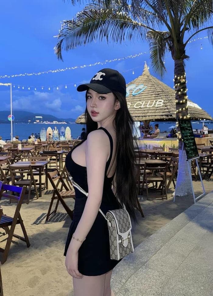 Trần Huyền Châu cực phố