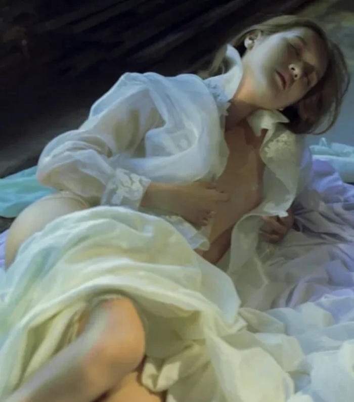 ảnh Hải Tú thể hiện vẻ đẹp táo bạo